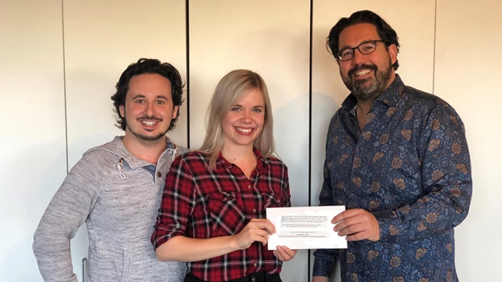 Letzte Woche konnten wir unsere Spende vom Unternehmerbierchen bei Gütelhöfer Immobilien in Höhe von 250 Euro an den Verein Rampenwutz e.V. übergeben.